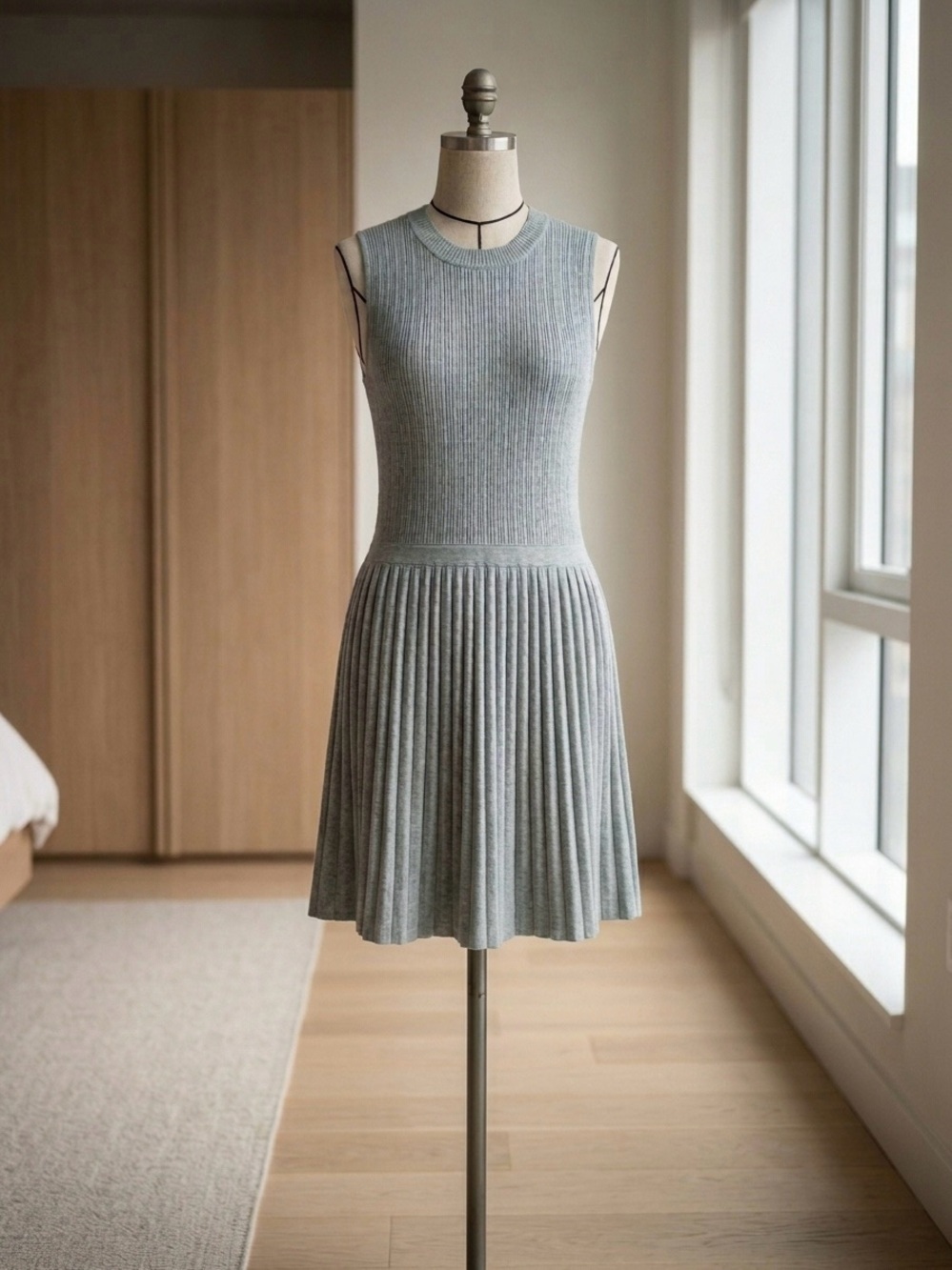 Theory Gray Ribbed Sleeveless Knit Pleated Fit & Flare Dress Size S